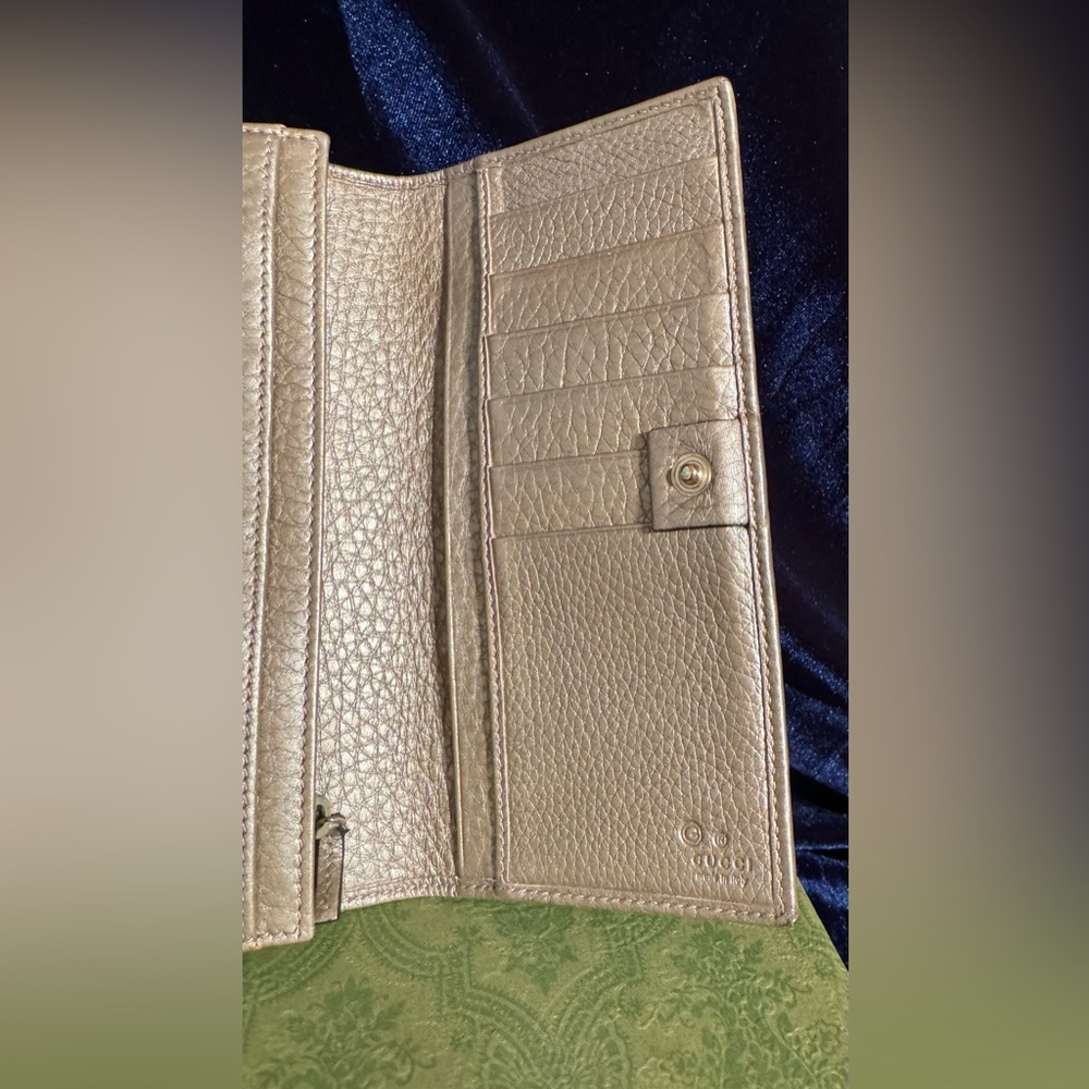 GUCCI Embossed Continental Platinum Leather Wallet - Picture 9 of 16